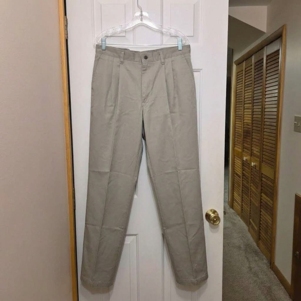 Lee Performance Khakis Mens 34x32 Tan Pleated Front Relaxed Fit Chino Pants
